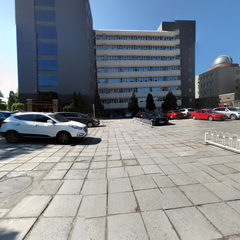 楼下这一片蓝天白云