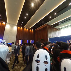 一大群的无脸男