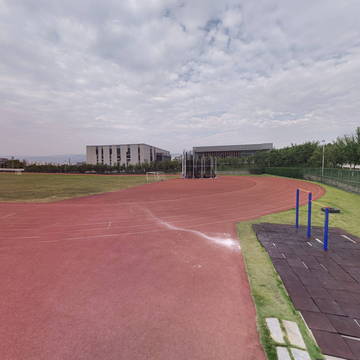 滇西科技师范学院新田径场