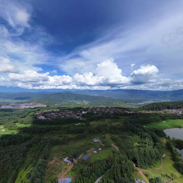 腾冲西山坝大牛场