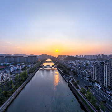 临天桥80米高空日出全景