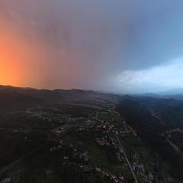 铜鼓黄昏全景图