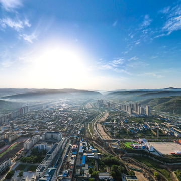 晨光沐浴下的通渭县城