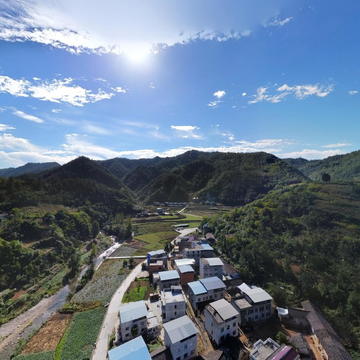 共同缔造郧西县后花园&mdash;小河村俞家场