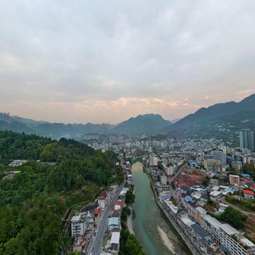 黄昏时的鹤峰县城