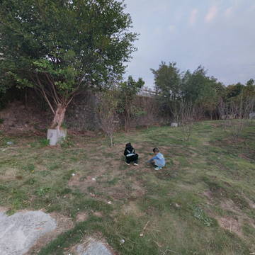 久不见面的两个小盆友