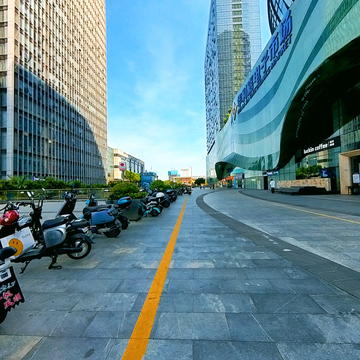 环球物流中心楼下