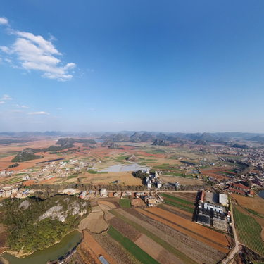 普者黑。 Who's he.