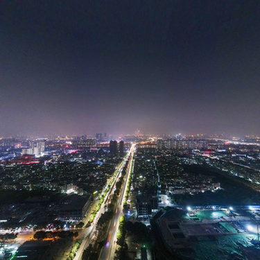 大石地铁站夜景