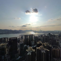 返港休息一天，陪仔玩下飞机? 