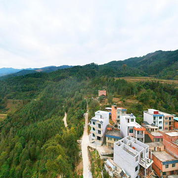 凌云县玉洪乡江更村2