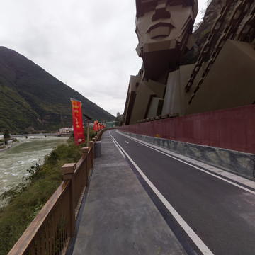 红军飞夺泸定桥雕塑