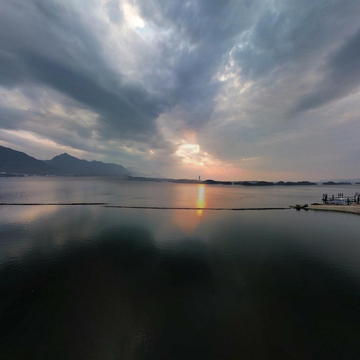 美丽的柘林湖二