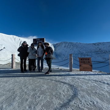 慕斯塔格峰四人