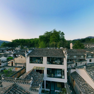 宏村依山半月客栈