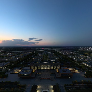 华北理工大学图书馆前方（傍晚）