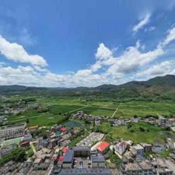 蓝天白云下的坪市乡