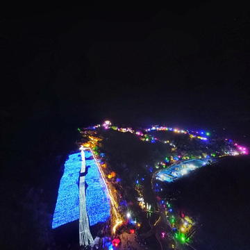 富川神剑石林景区夜景