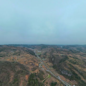 回龙石基城，大脚板