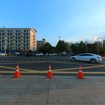 浙江传媒学院校门口-秋天傍晚