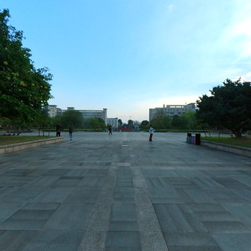 浙江传媒学院图书馆门口-秋天傍晚