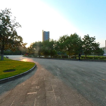 浙江传媒学院一教西空地-秋天傍晚
