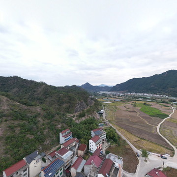 麻西湖村