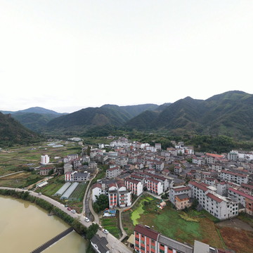 兆岸村