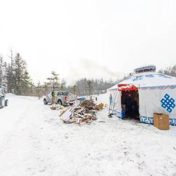 长白山西坡冰瀑布，水上漂流+雪上漂流