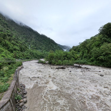帕隆藏布江大峡谷