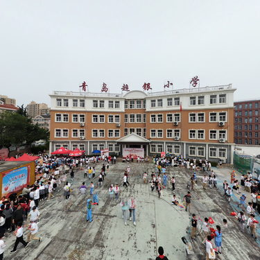 超银小学六一义卖开始