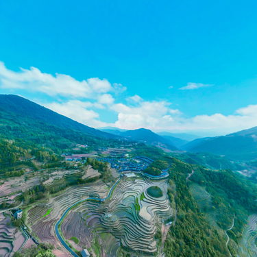 翁丁部落新村风景区。