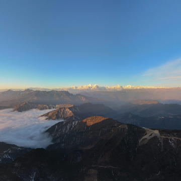 牛背山日出云海