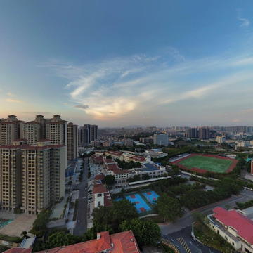 国庆傍晚的鹤山东古玥湖酒店