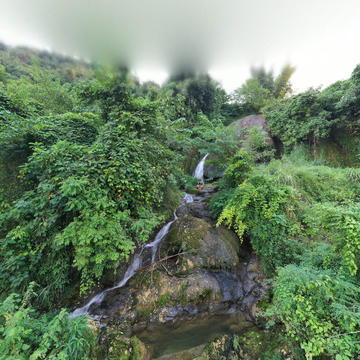 隆安联造村岜岑瀑布