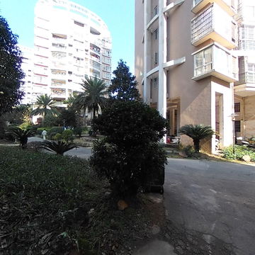 龙鑫华城前后露台电梯4房