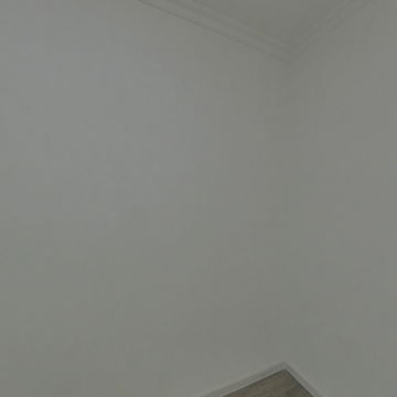 79万5买小南门3楼精装4房2卫1柴间