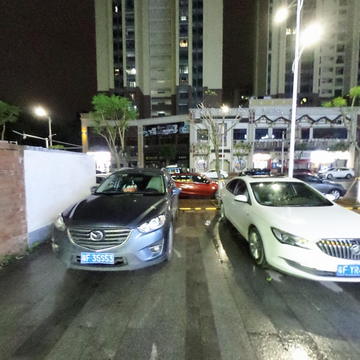 天弗斯健身中心（夜景）