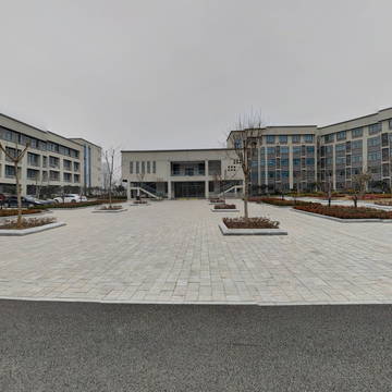 郑州龙门实验中学长安校区食堂前全景图