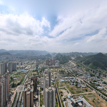 凉都人必看         作者:周逍