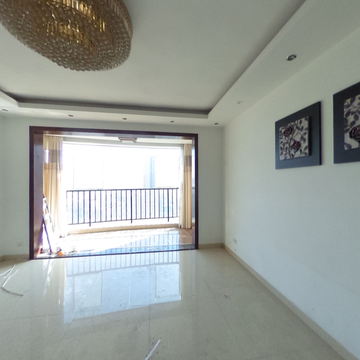 水岸明珠三室简装