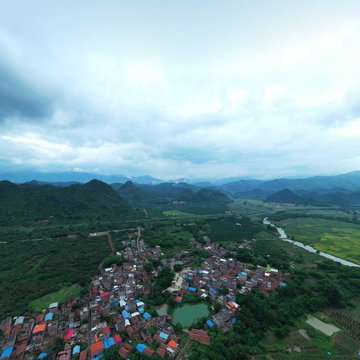 武鸣&middot;布凌村