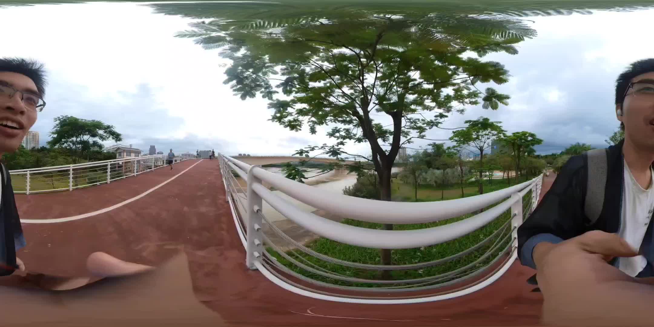 连续下了一周雨的邕江