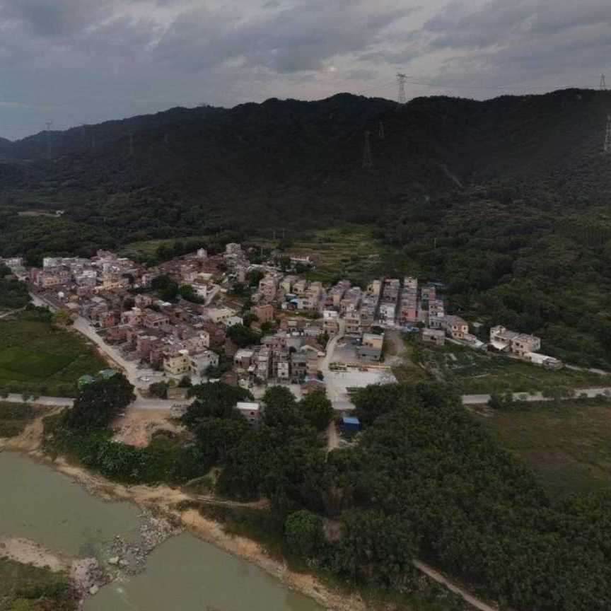 清远佛冈龙山镇乐格村全景